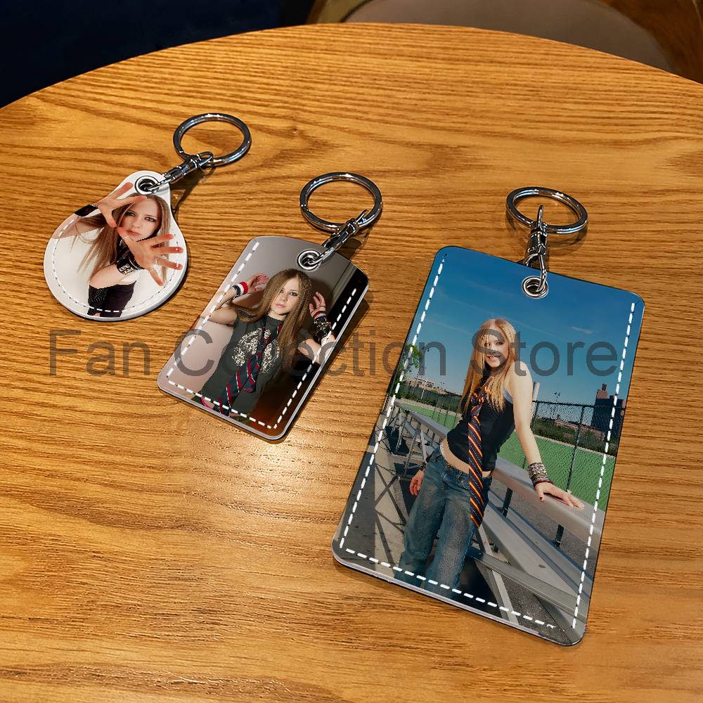 Singer A-Avril Holder Keychain - đánh giá và giá Airtag Holder Case