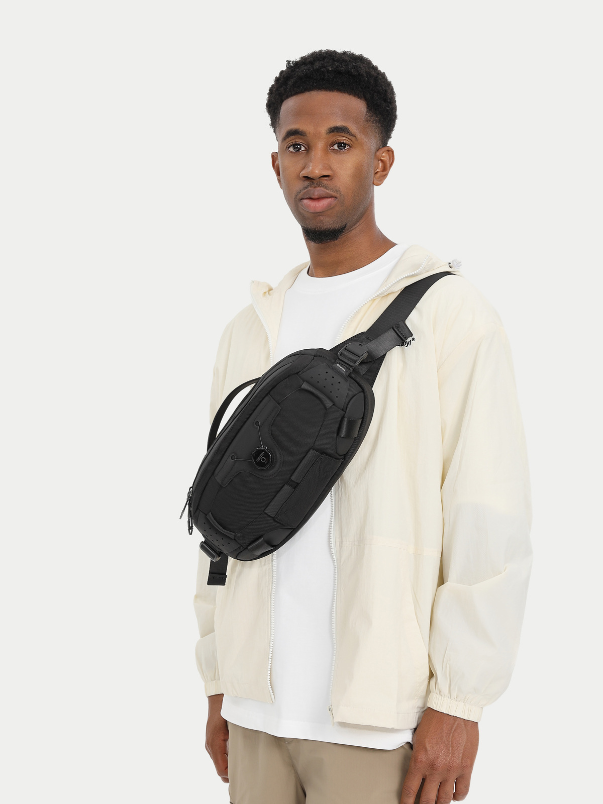 OZUKO Multi-function Chest Bag - đánh giá và giá Phone Accessories Men