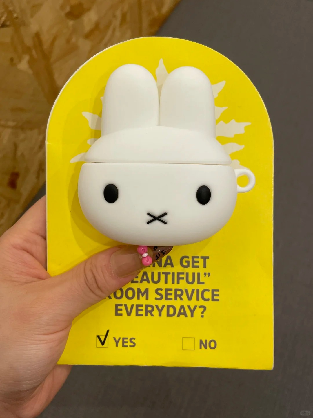 Miffy Rabbit Protective Airpod - đánh giá và giá Airtag Holder Case