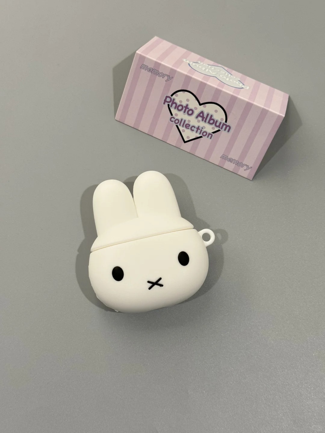 Miffy Rabbit Protective Airpod - đánh giá và giá Airtag Holder Case